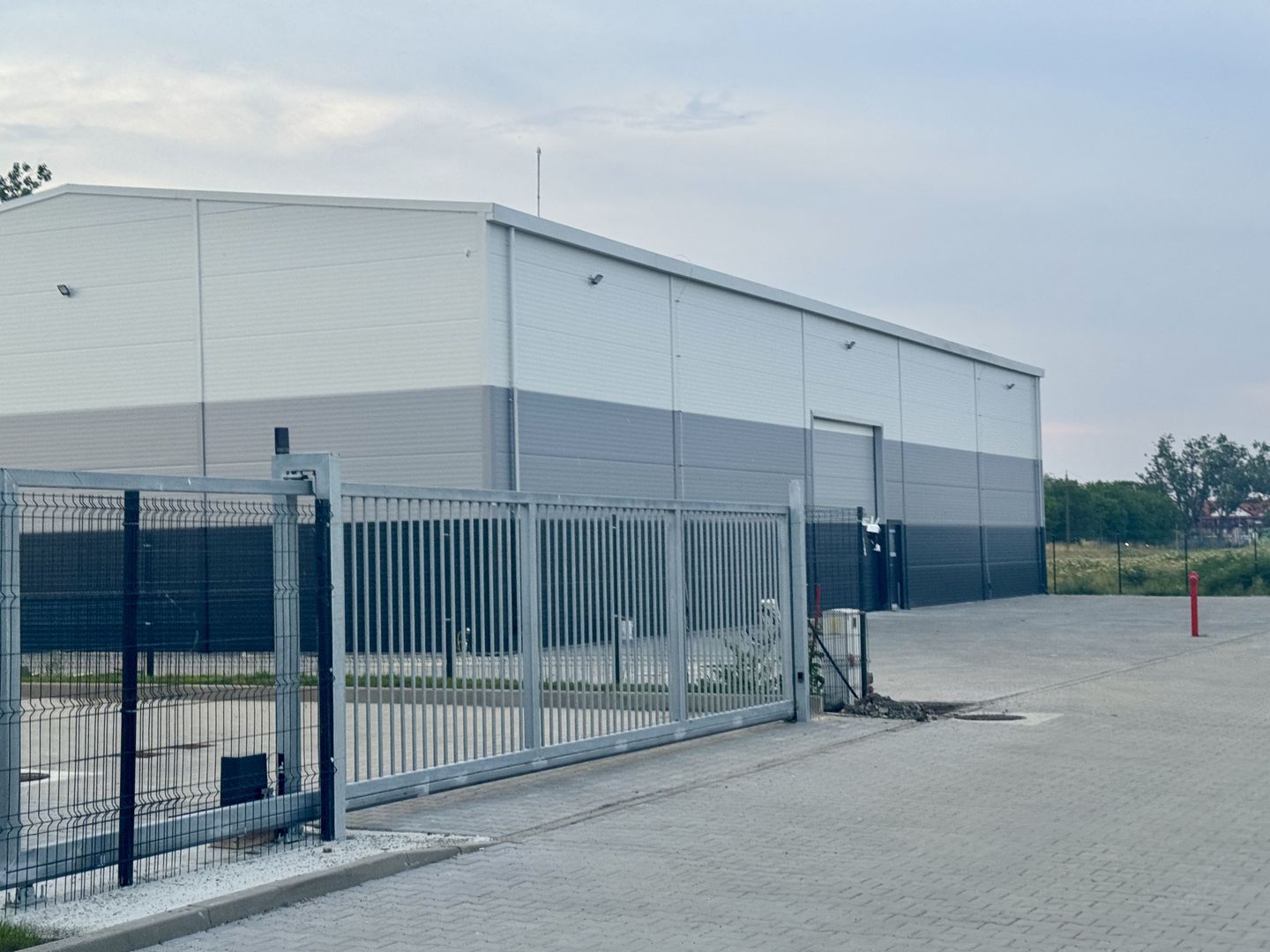 Hala industriala noua, ideal IMM - teren 1738mp, bransamente utilitati - Poză 3