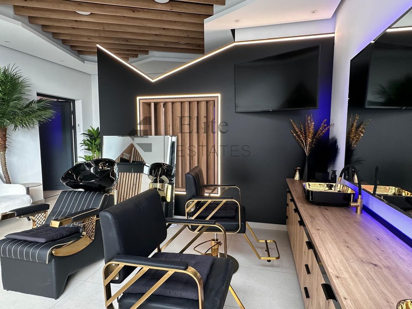 Salon lux de inchiriat in cartierul Nufarul, Oradea - Poză 1