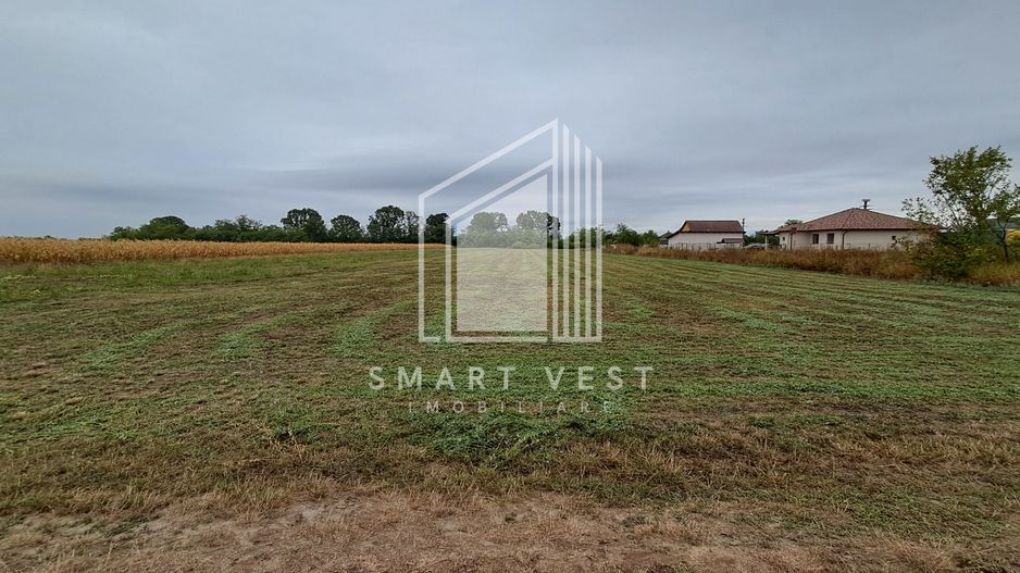 Teren intravilan | 37 arii | Zona Madaras - Poză 1