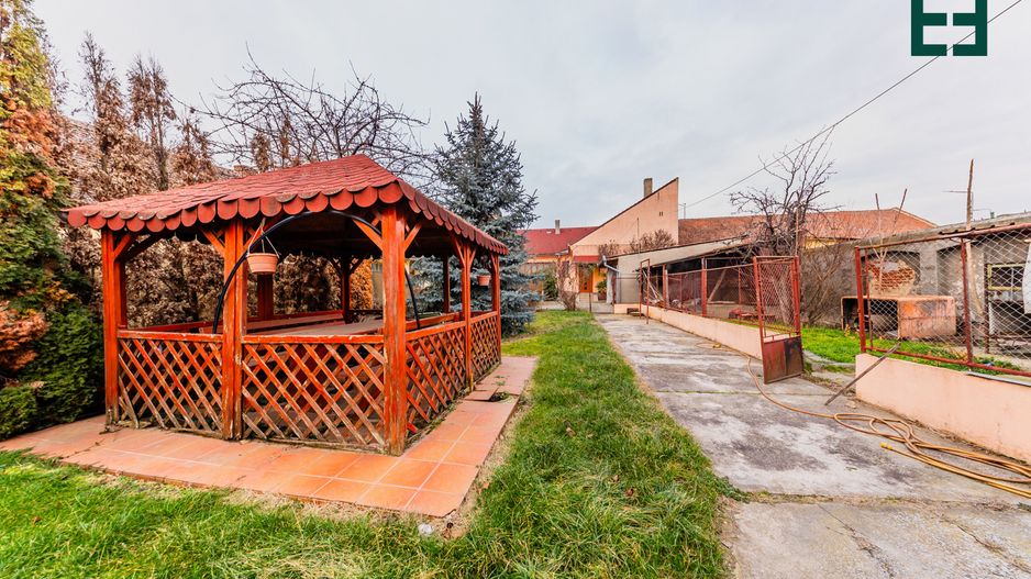 Casă cu 4 camere și 1044 mp Teren - Aradul Nou - Arad - Poză 15