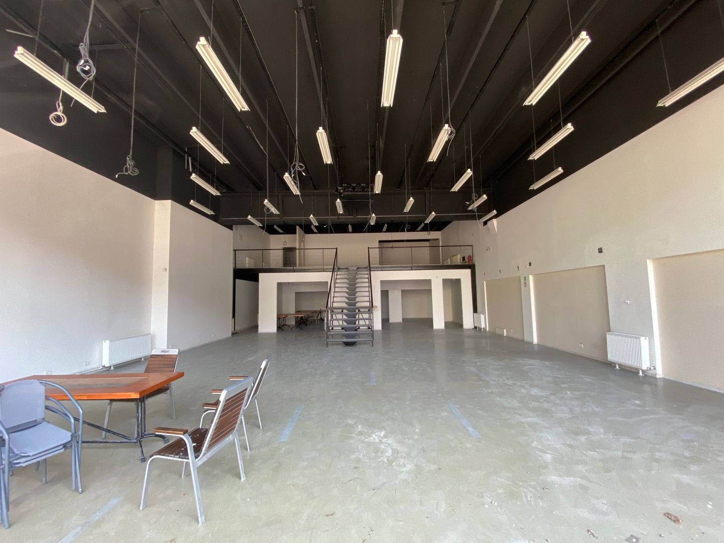 Spatiu comercial cu parcare - Poză 2