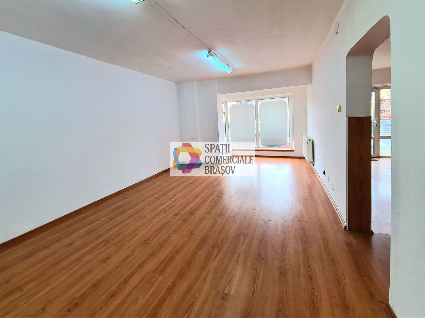 Spatiu comercial de vânzare cu vad Brașov - 57 mp # plus-imo.ro - Poză 2