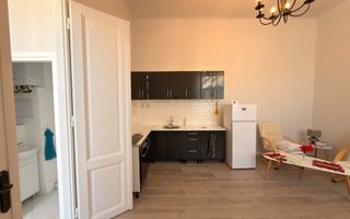 Apartament cu 3 camere si balcon, in Centru, langa Tribunal! - Poză 6