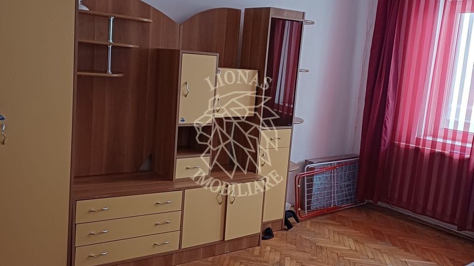 Apartament compartimentat cu 2 garsoniere-parter-Zona Policlinica - Poză 1