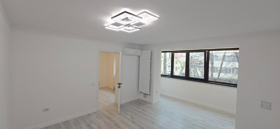 Apartament 2 camere, Cișmigiu-Plevnei, renovare nouă, vedere frumoasă. - Poză 2