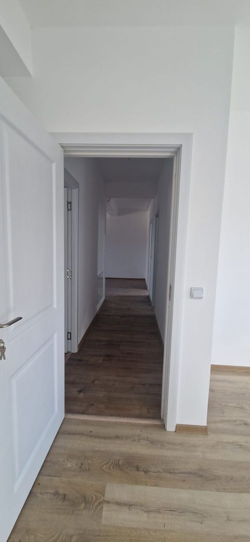 Apartament 3 camere 64 mp + loc de parcare Lunca Cetatuii 95000 euro - Poză 11