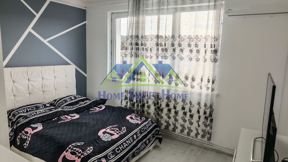 Inchiriez ap. 2 cam pe Pietonala Corvin, et. 4,acoperit, clima, balcon - Poză 4