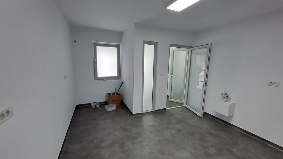 Spatiu Comercial pretabil cabinet medical Cetatii-Torontalului - Poză 12