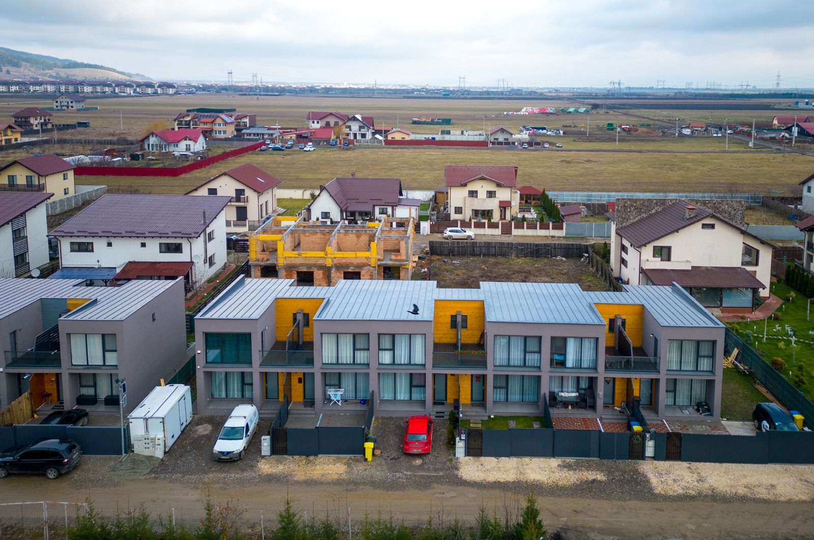 Casă înșiruită de vânzare în Sânpetru | Mobilată și utilată premium - Poză 28