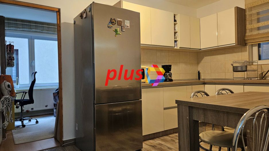 Oportunitate - Apartament cu trei camere in vila, zona Tractorul 70 mp - Poză 12