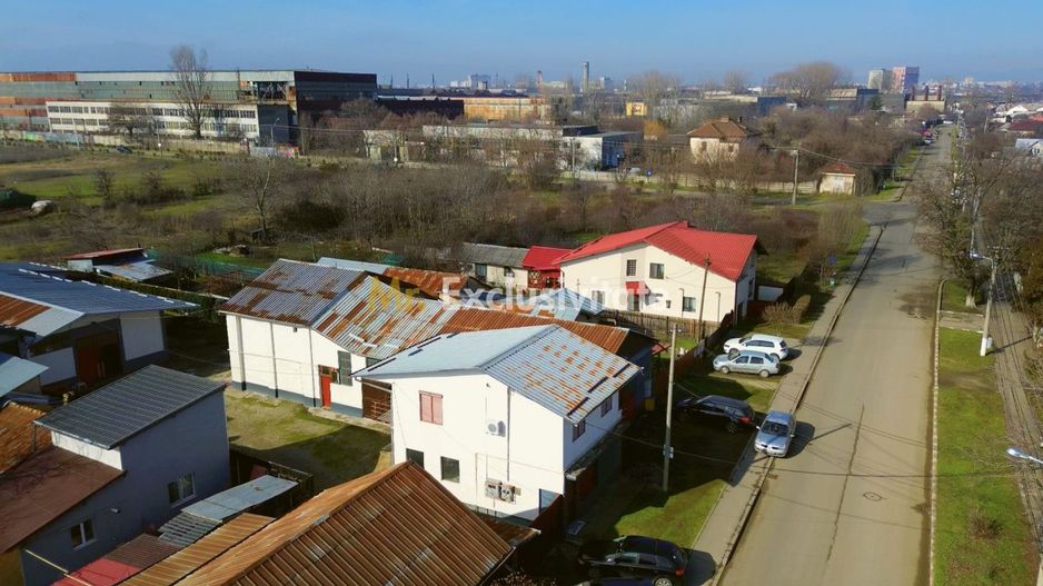 Vila 290mp + 4 spatii comerciale/chiriasi /depozitare, teren 1401 mp, acces DN1 - Poză 6
