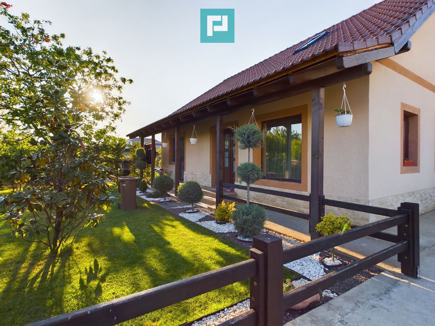 Vilă cu mansardă în Bujac - Poză 2