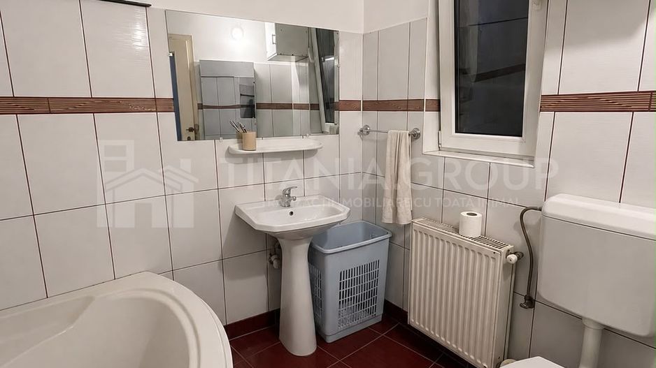 Apartament 3 camere, curte comună, Centrul Istoric Schei - Poză 6