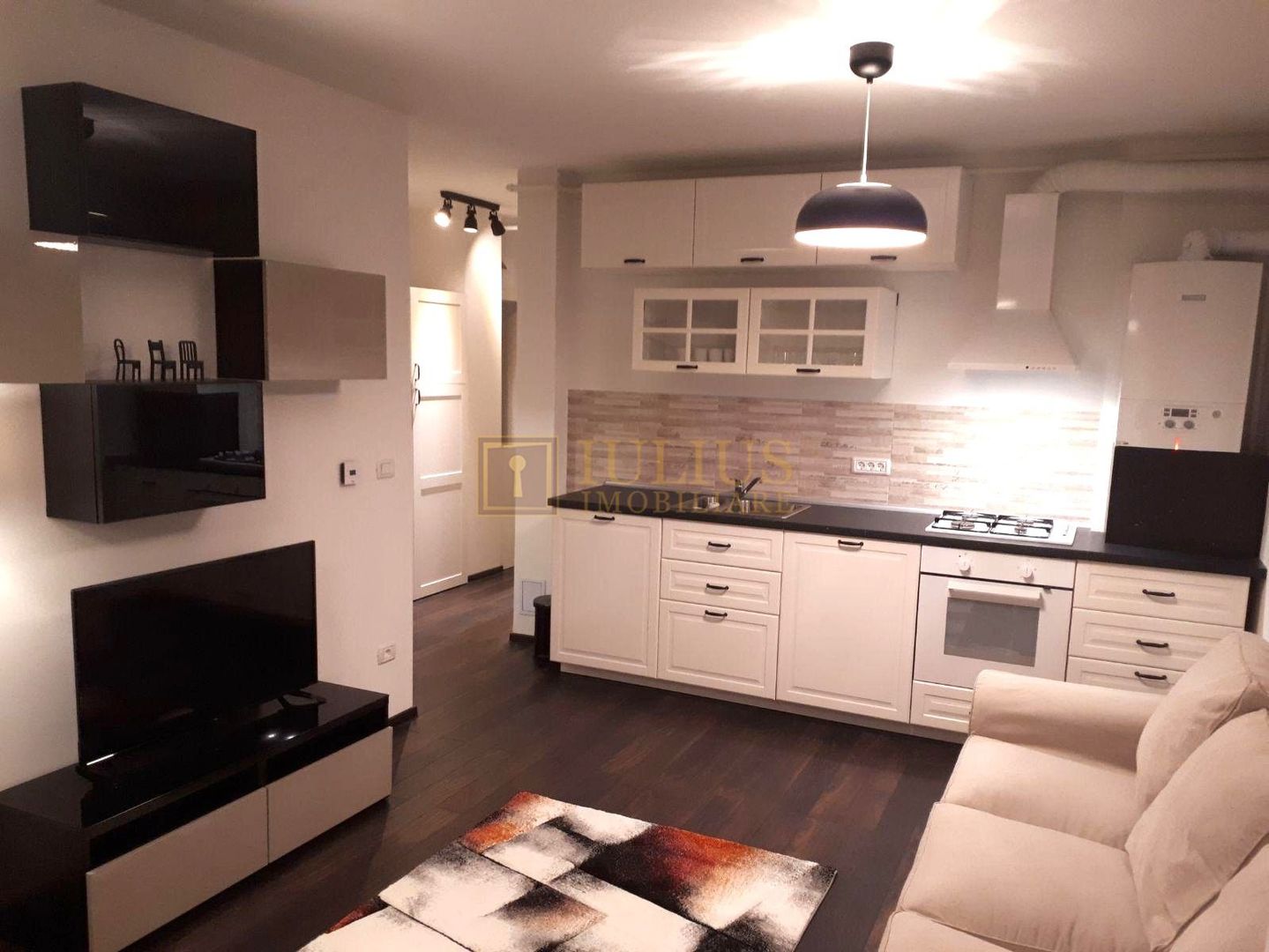 Apartament cu 2 camere langa Spitalul Judetean, loc de parcare - Poză 1