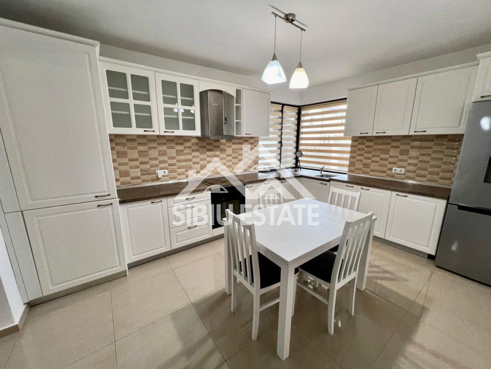 Casa tip duplex cu carport auto mobilata utilata cartier Arhitectilor - Poză 3