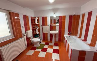 Vila construită in 2010 - P+1+pod - S=236 mp și curte 238 mp Campina! - Poză 8