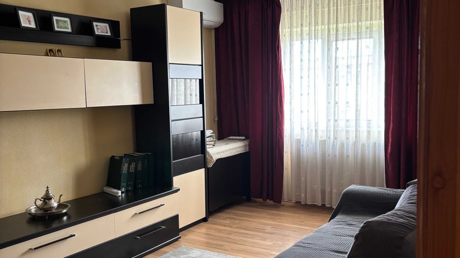 Apartament 3 camere decomandat, mobilat  utilat  Micro 17 Et. 4 - Poză 1