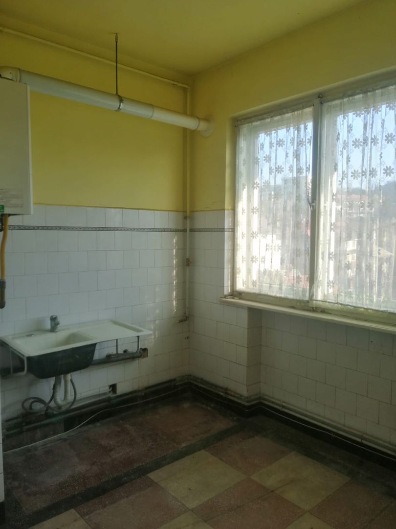 Zona centrala, apartament 3 camere in casa - Poză 9