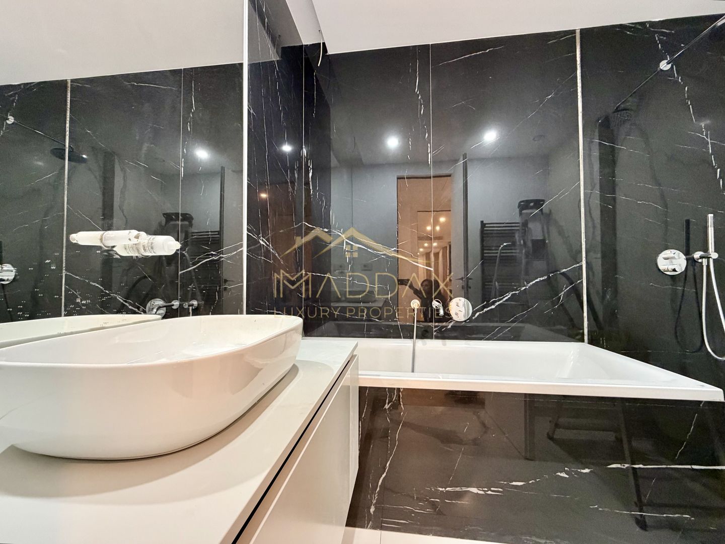 Apartament cu 4 camere *183mp* - Prima Inchiriere // Stejarii - Baneasa - Poză 20