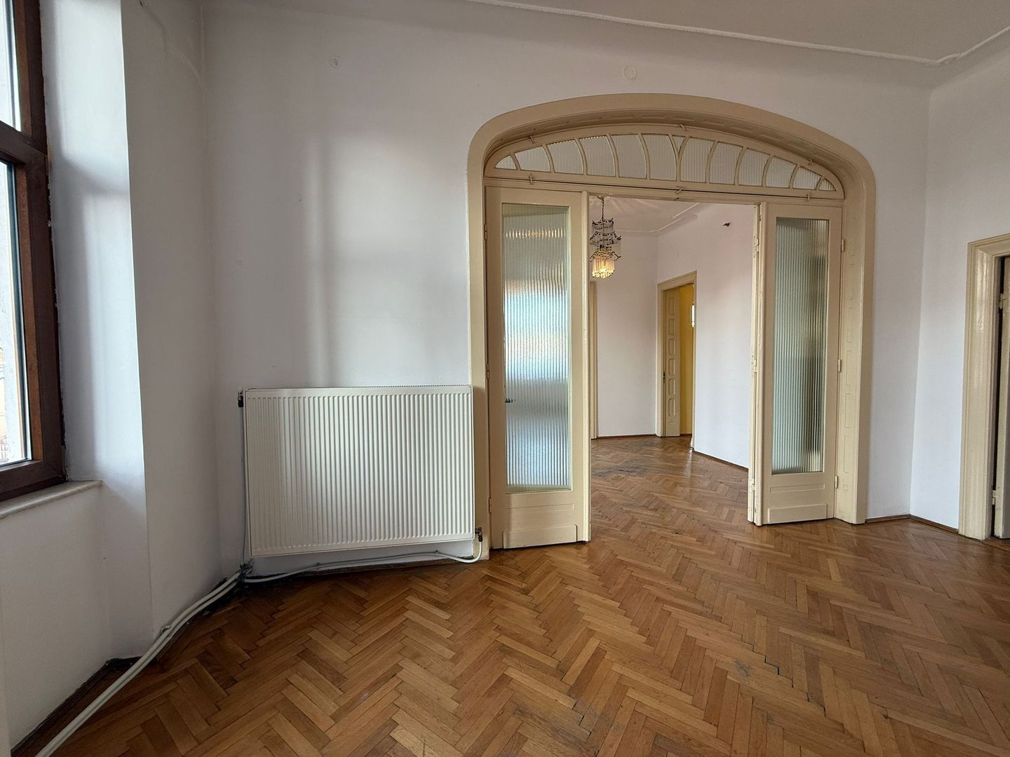 DE VÂNZARE APARTAMENT 3 CAMERE | VILĂ INTERBELICĂ | CENTRALĂ | CALEA CĂLĂRAȘI - Poză 4