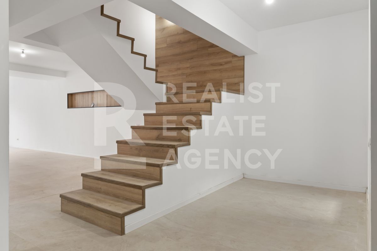 Casă nouă, spațioasă și elegantă, 7 camere, Lângă Pădurea Crețuleasca - Poză 10