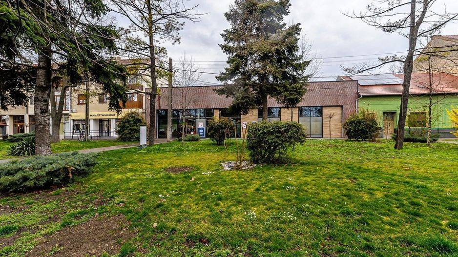 Spatiu comercial de vanzare cu chirias supermarket Profi - Poză 3