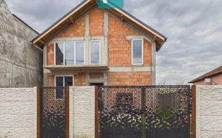 Casă la roșu cu piscină-Pârneava-767 mp teren - Poză 1