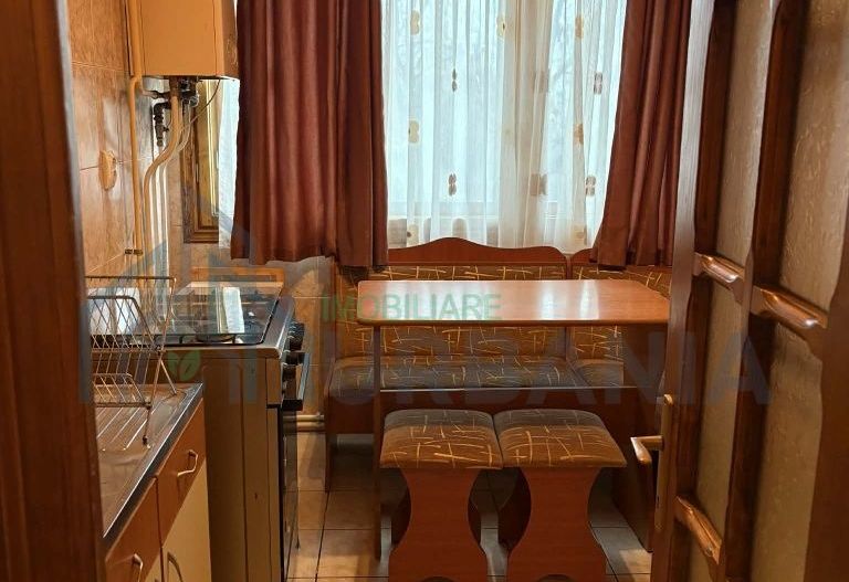 Apartament 3 camere inchiriere - Poză 3