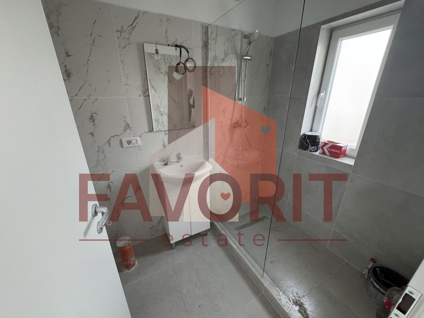 Finisat la cheie. Bucatarie inchisa. 311 mp teren - Poză 8