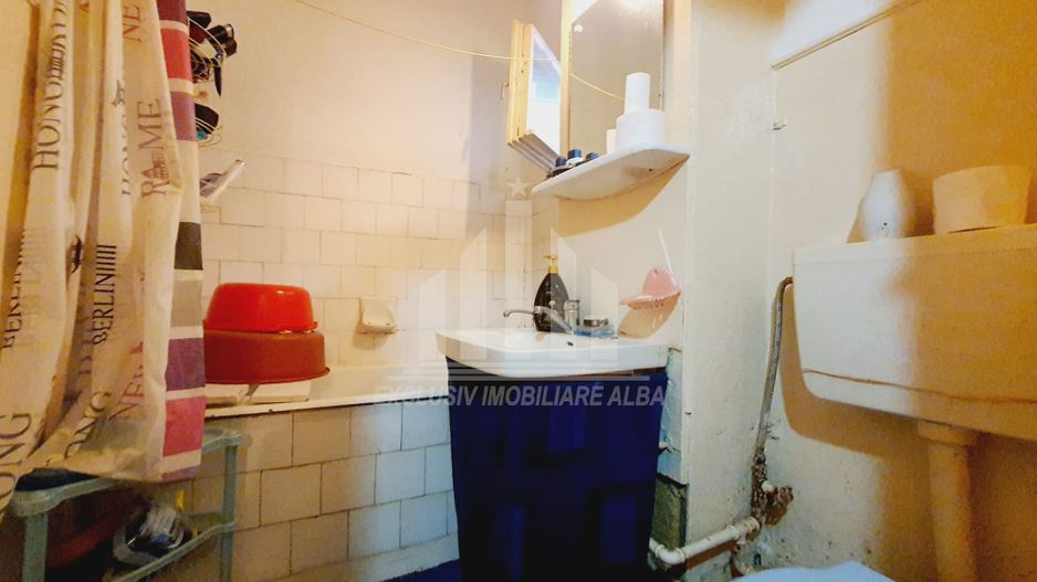 Apartament 3 camere decomandate | 64 mp | Cetate - zona Spital - Poză 8