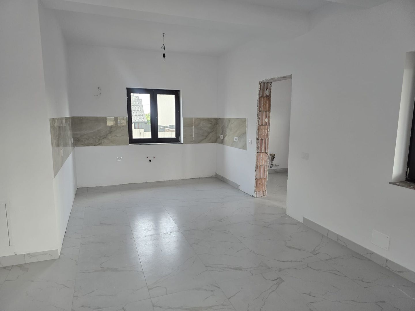 Casă Nouă Modernă de Vânzare –Sărata, Bacău,Confort, Spațiu și Liniste - Poză 10