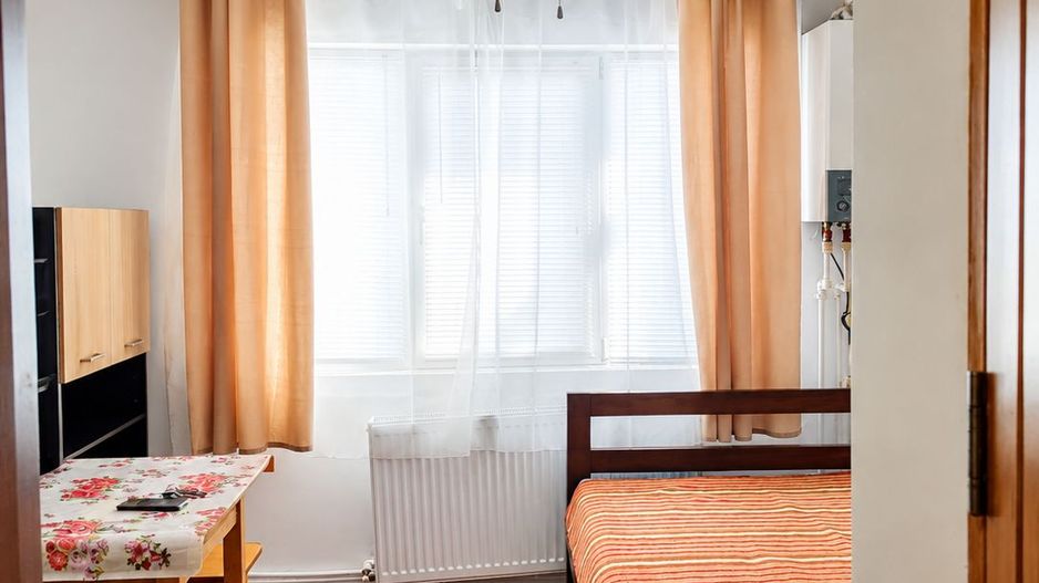 Garsoniera 18 mp baie proprie, total renovata Canta 40000 euro - Poză 1