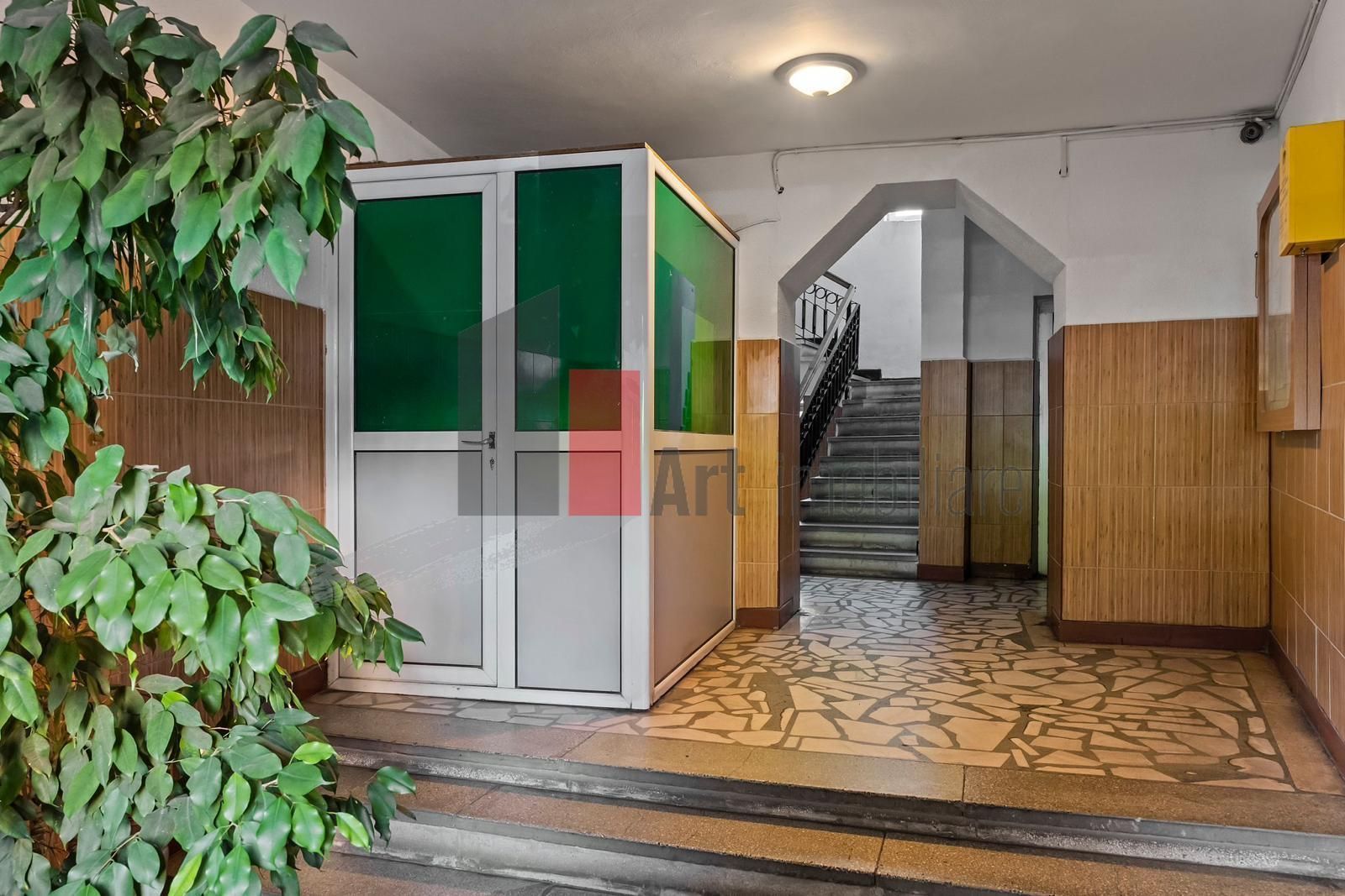 APARTAMENT  DE  4 CAMERE UNIRII - Poză 9