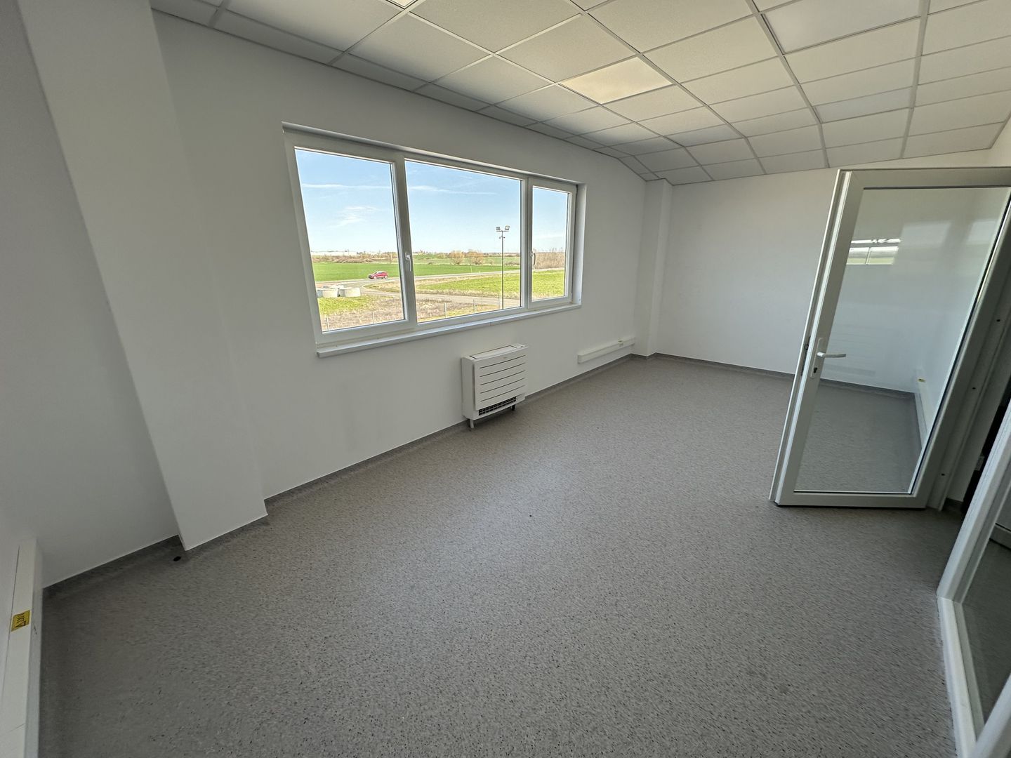 Hala depozitare cu birouri zona de N - Poză 18