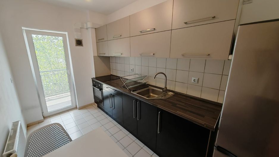 Metrou Pacii, Ten Blocks, 2 camere, 70mp, 4/10, decomandat, mobilat, loc parcare - Poză 6