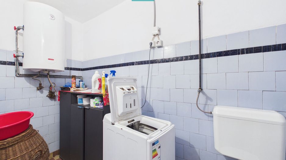 Casă solidă cu 5 camere in localitatea Almaș, Arad - Poză 17