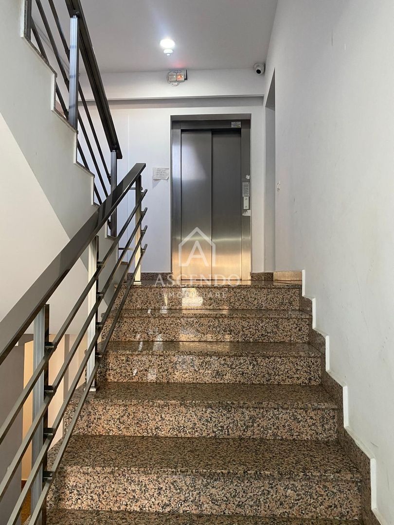 Apartament 3 camere, 2 bai premium mobilat lux , cu parcare inclusă - Poză 31