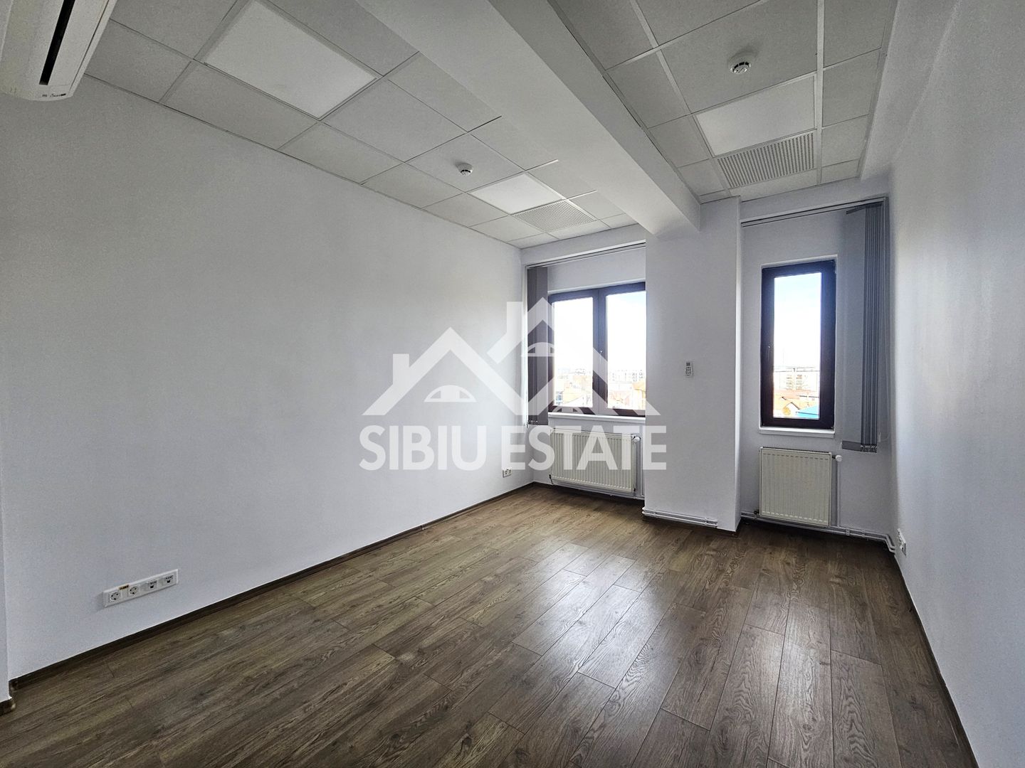 Spatiu de birouri de inchriat locatie centrala si vizibilitate buna - Poză 15