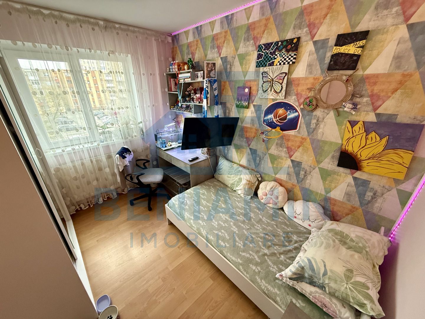 3 camere - etaj 3 - 52mp - renovat - centrala - apa - Craiovita Noua - Poză 4