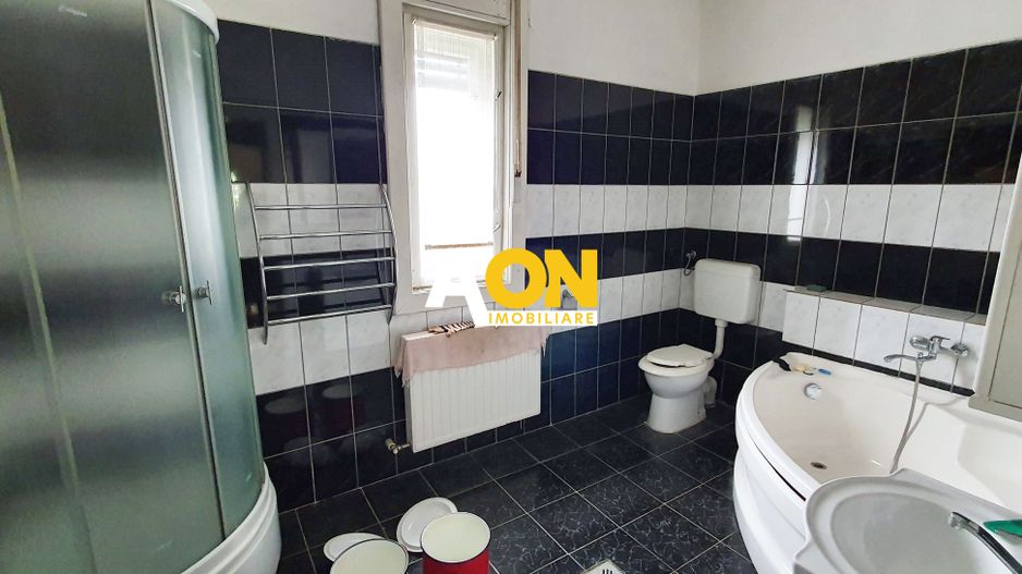 Casa cu 3 camere, 600 mp teren, deschidere la doua strazi, Centru - Poză 9