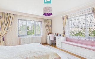 Vilă cu 7 camere de vânzare în zona Central - Poză 57