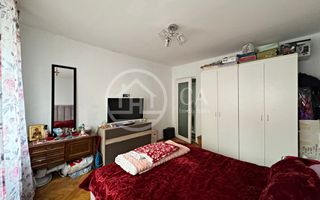 Apartament cu 3 camere de vanzare in zona Rogerius, Oradea - Poză 2