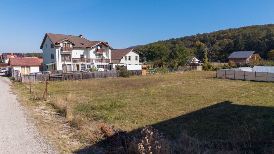 Teren intravilan de vanzare Cristian - 1.057 mp - Poză 5