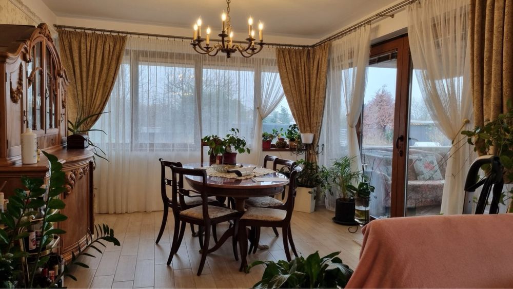 Casă , Vilă in zona Rezidentială - Poză 3