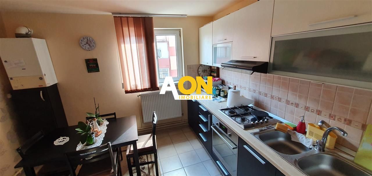 Apartament 3 camere, etaj intermediar, Cetate - Poză 2
