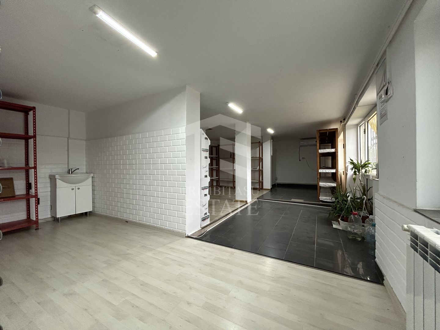 Casa P+1 din BCA ideala pentru o familie antreprenoare – Pecineaga - Poză 14