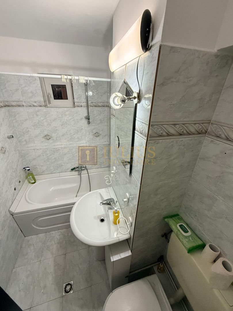 Medicina, 2 camere, 2 bai, centrala proprie, apartament spatios-105 mp - Poză 10