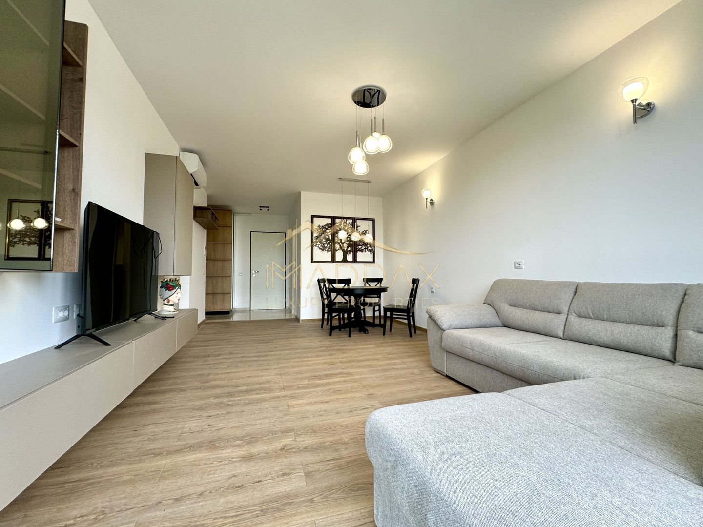 Apartament cu 2 camere + Parking //Floreasca - Amazing Lake View - Poză 1