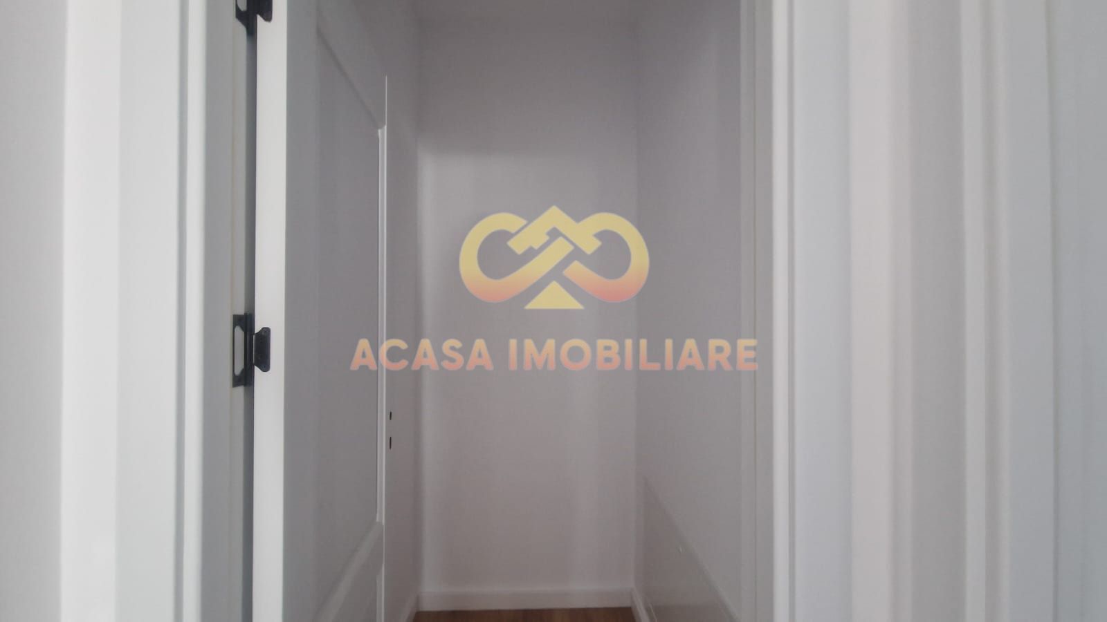 NOU APARTAMENT 4 CAMERE  101 MP CU GRADINA - Poză 13