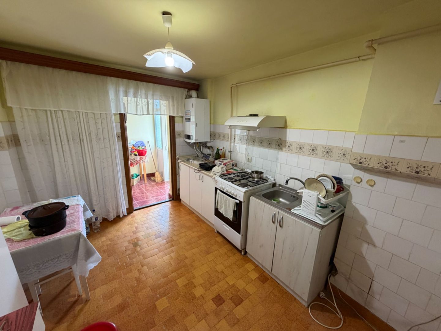 Apartament 3 camere, etaj 2 - Cugir - Poză 3